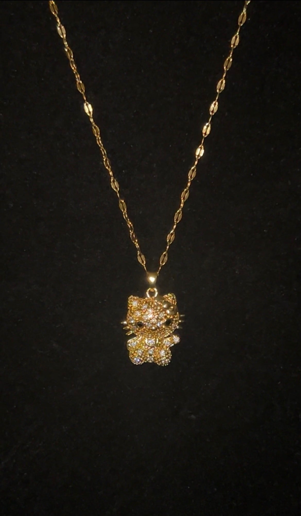 Hello kitty necklace
