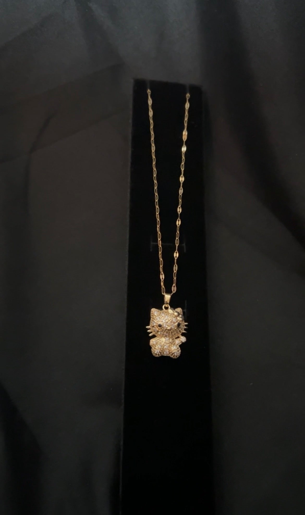 Hello kitty necklace