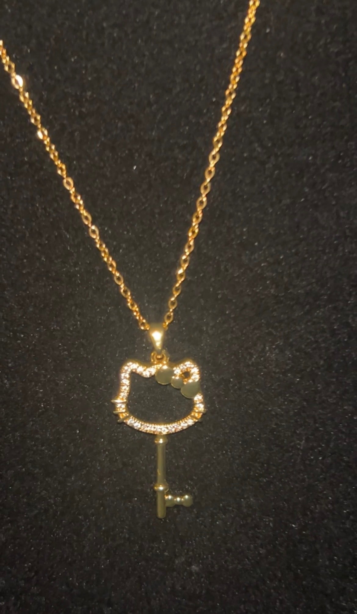 Hello kitty key necklace