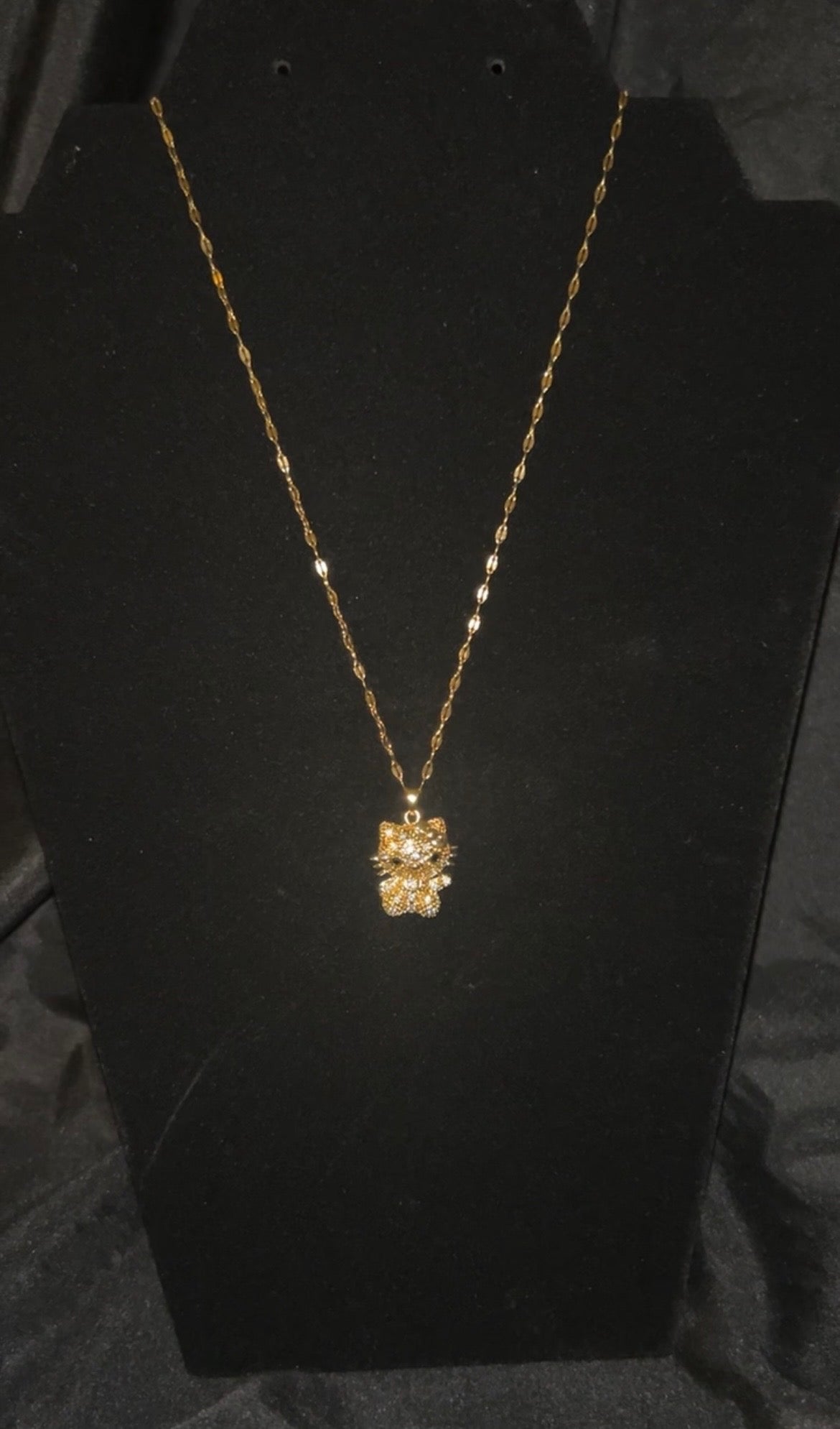 Hello kitty necklace