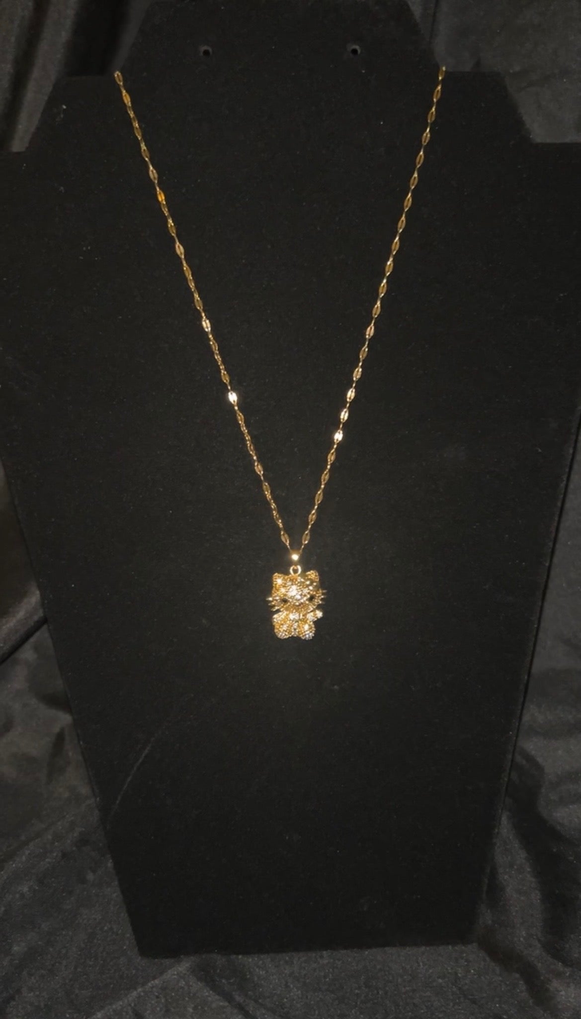 Hello kitty necklace