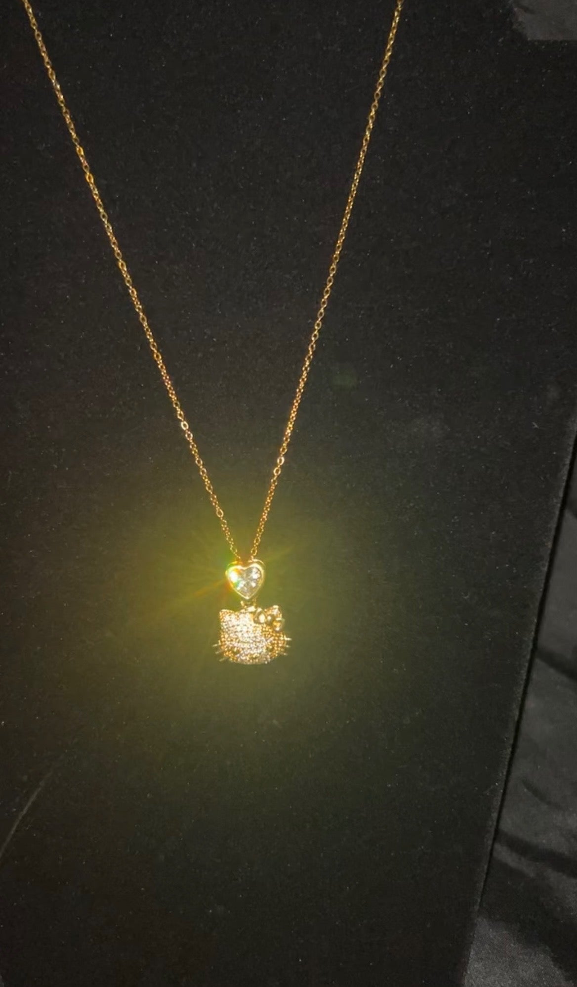 Hello kitty heart necklace