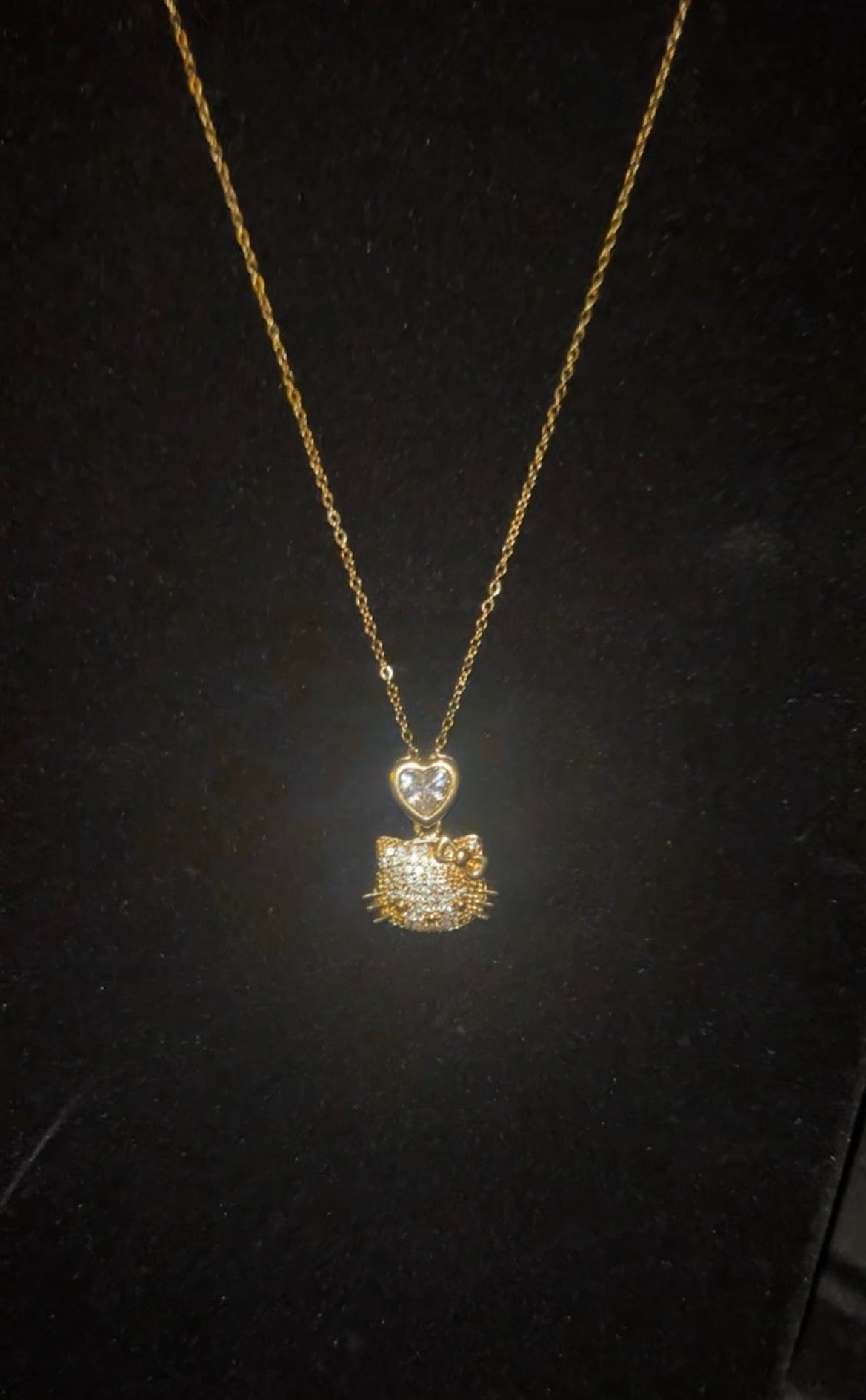 Hello kitty heart necklace